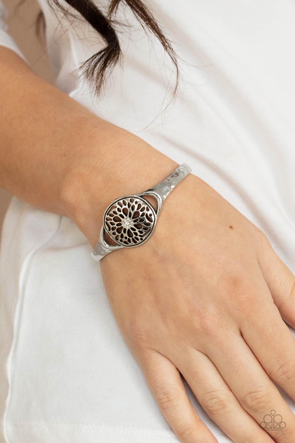 Modern Meadow - White Bracelet