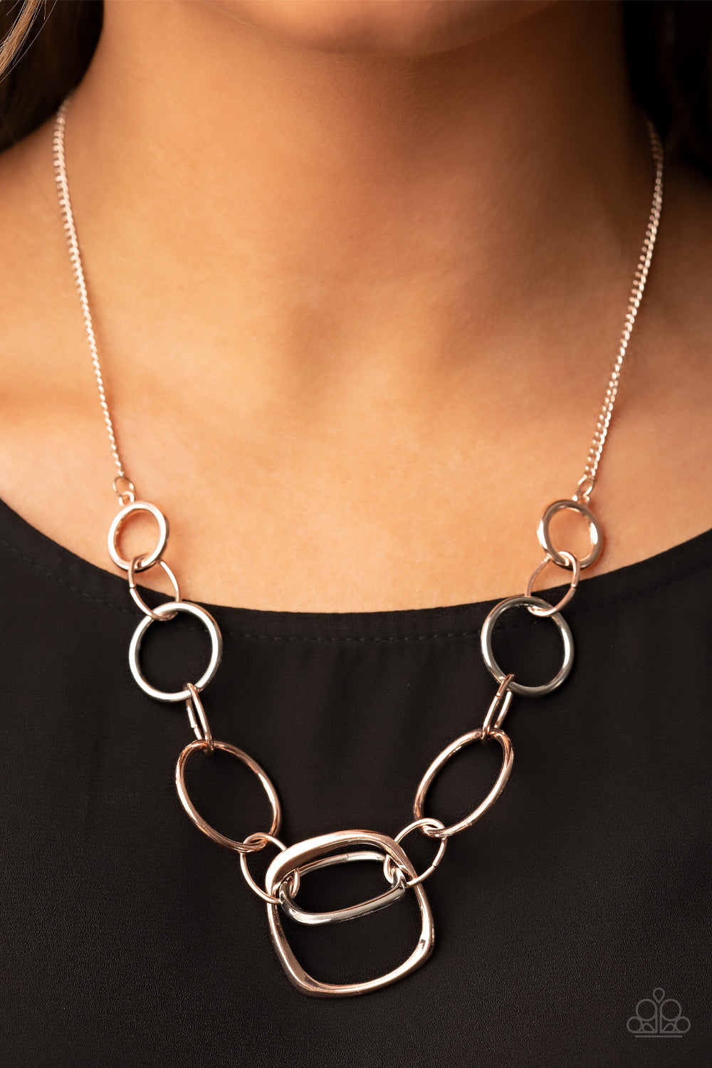 Linked Up Luminosity - Necklace