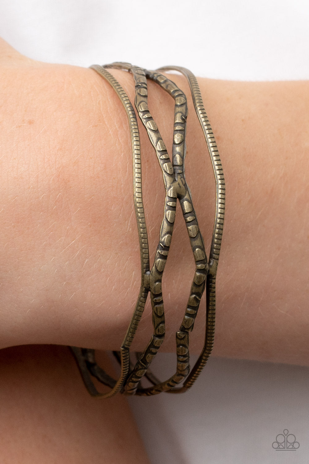 A Narrow ESCAPADE - Bracelets