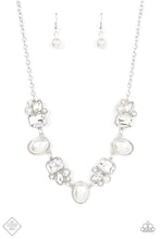 Load image into Gallery viewer, Paparazzi Sensational Showstopper - Necklace
