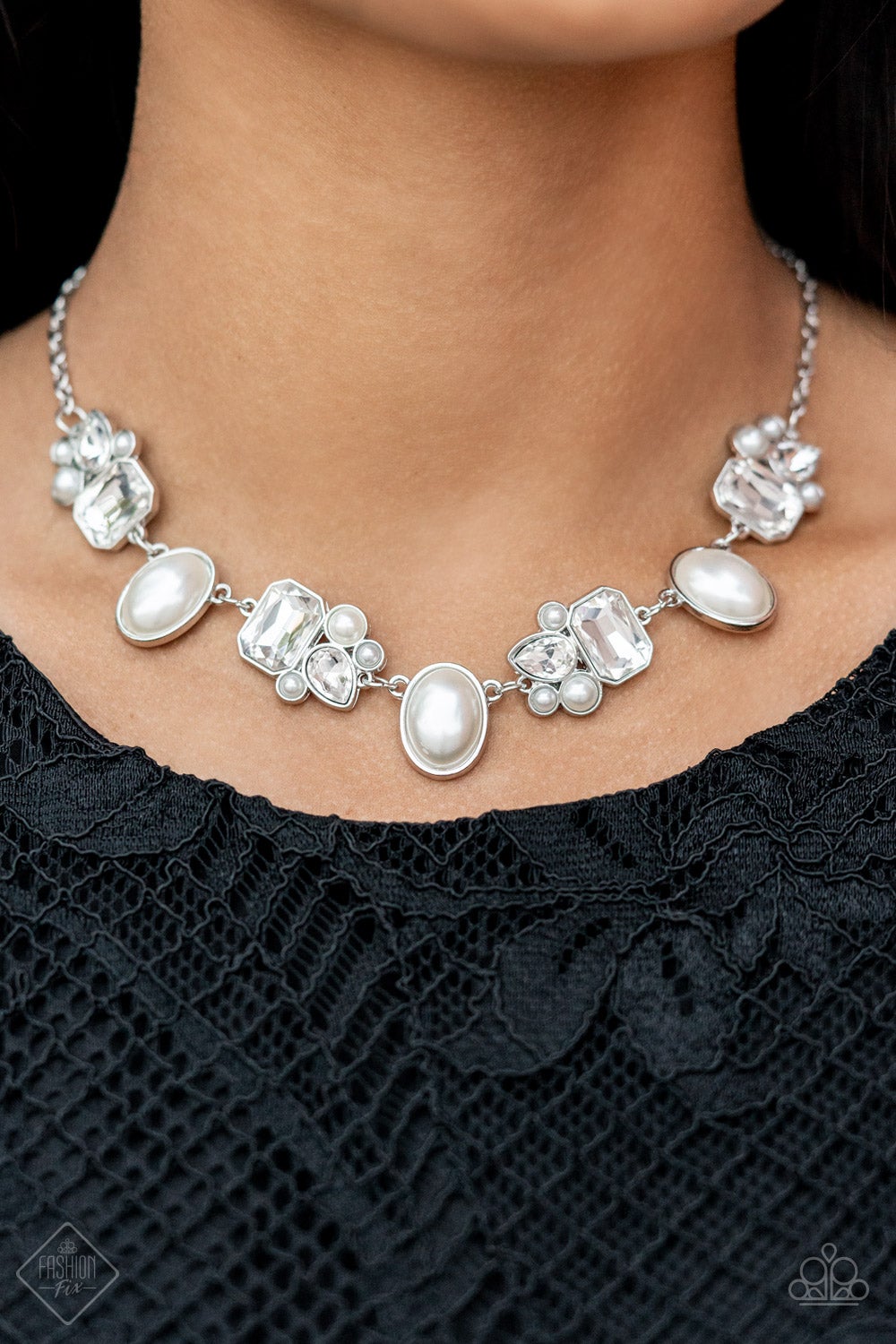 Paparazzi Sensational Showstopper - Necklace